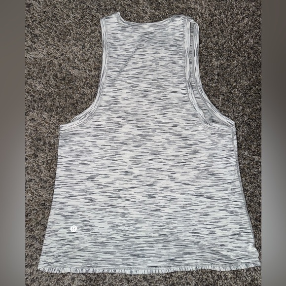 Lululemon Squad Goals Tank size 2 - Picture 6 of 8